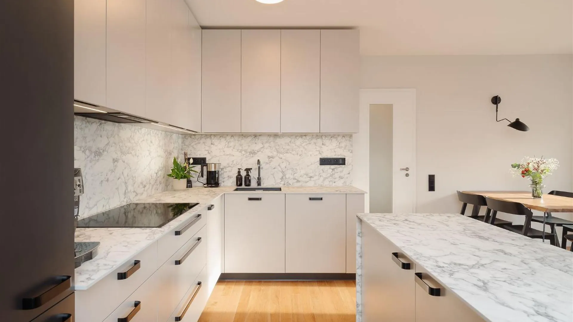 פראג Luxury Sunny Home - Free Garage, Metro, Balcony, Ps5, 2Nd Parking On Request 0*,  צ'כיה