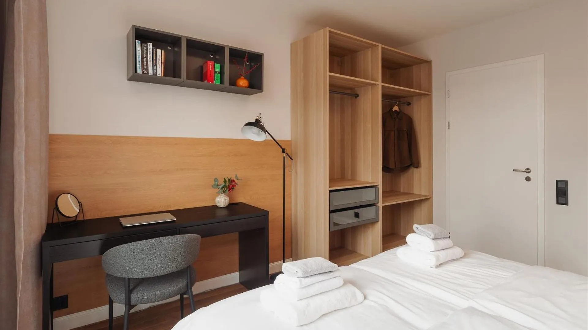 פראג Luxury Sunny Home - Free Garage, Metro, Balcony, Ps5, 2Nd Parking On Request 0*,
