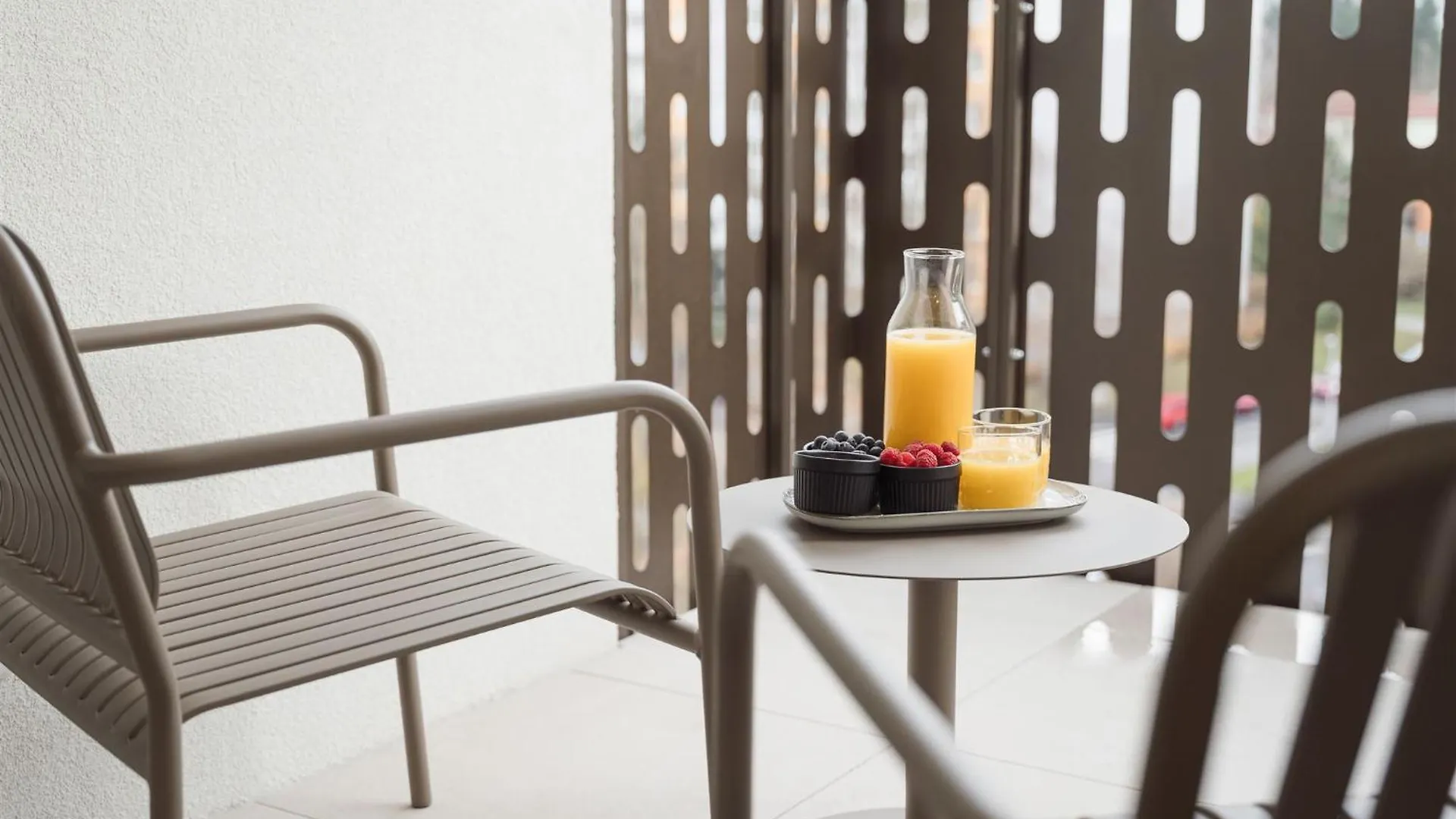 פראג Luxury Sunny Home - Free Garage, Metro, Balcony, Ps5, 2Nd Parking On Request