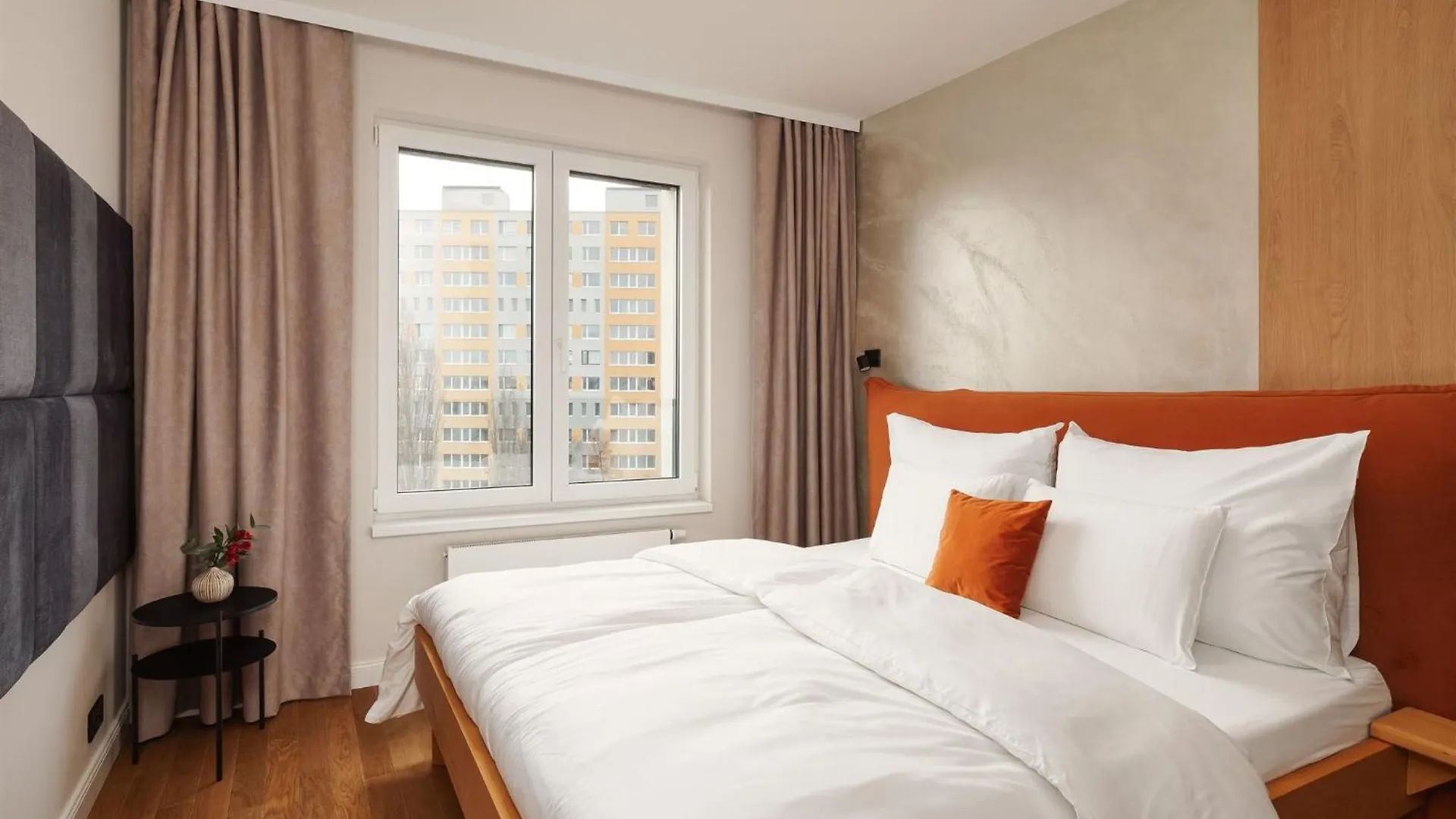 פראג Luxury Sunny Home - Free Garage, Metro, Balcony, Ps5, 2Nd Parking On Request 0*,