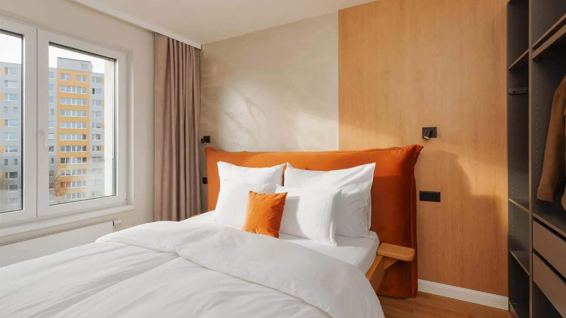 פראג Luxury Sunny Home - Free Garage, Metro, Balcony, Ps5, 2Nd Parking On Request 0*,  צ'כיה