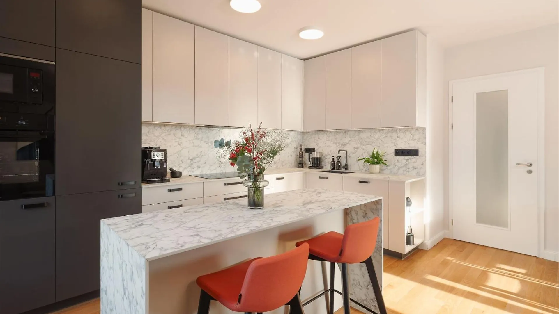 פראג Luxury Sunny Home - Free Garage, Metro, Balcony, Ps5, 2Nd Parking On Request